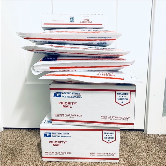 Shop my closet without hesitation 🖤 - Picture 5 of 5